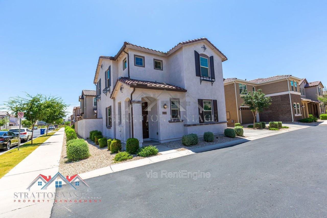 9907 E Tahoe Ave - Photo 2 of 32