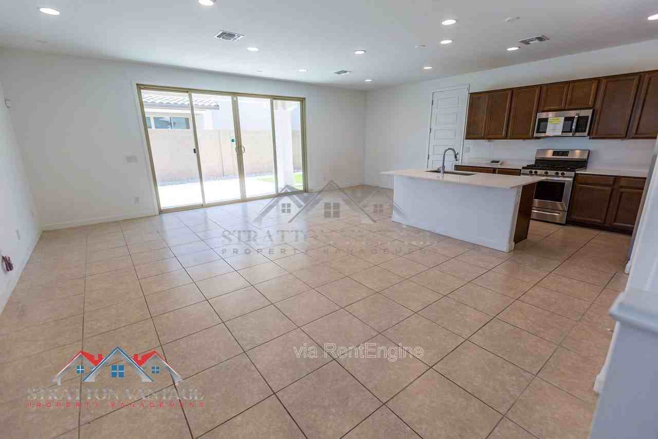 9907 E Tahoe Ave - Photo 6 of 32