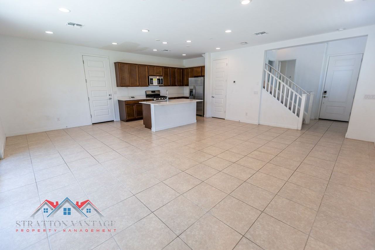 9907 E Tahoe Ave - Photo 7 of 32