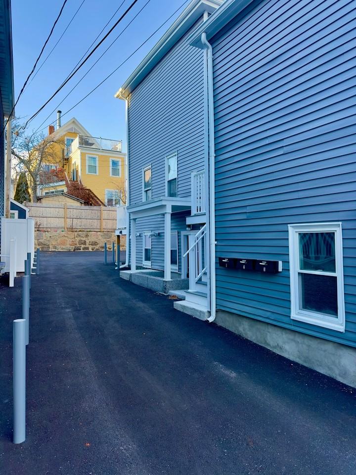 21 Commercial St #1 - Photo 3 of 4