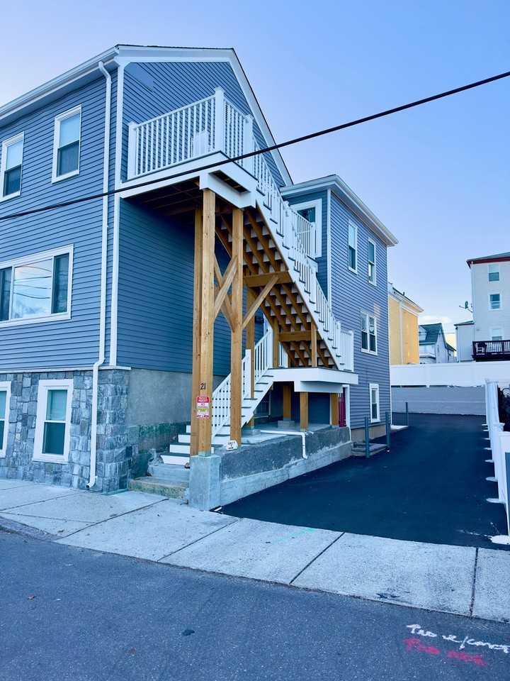 21 Commercial St #1 - Photo 2 of 4