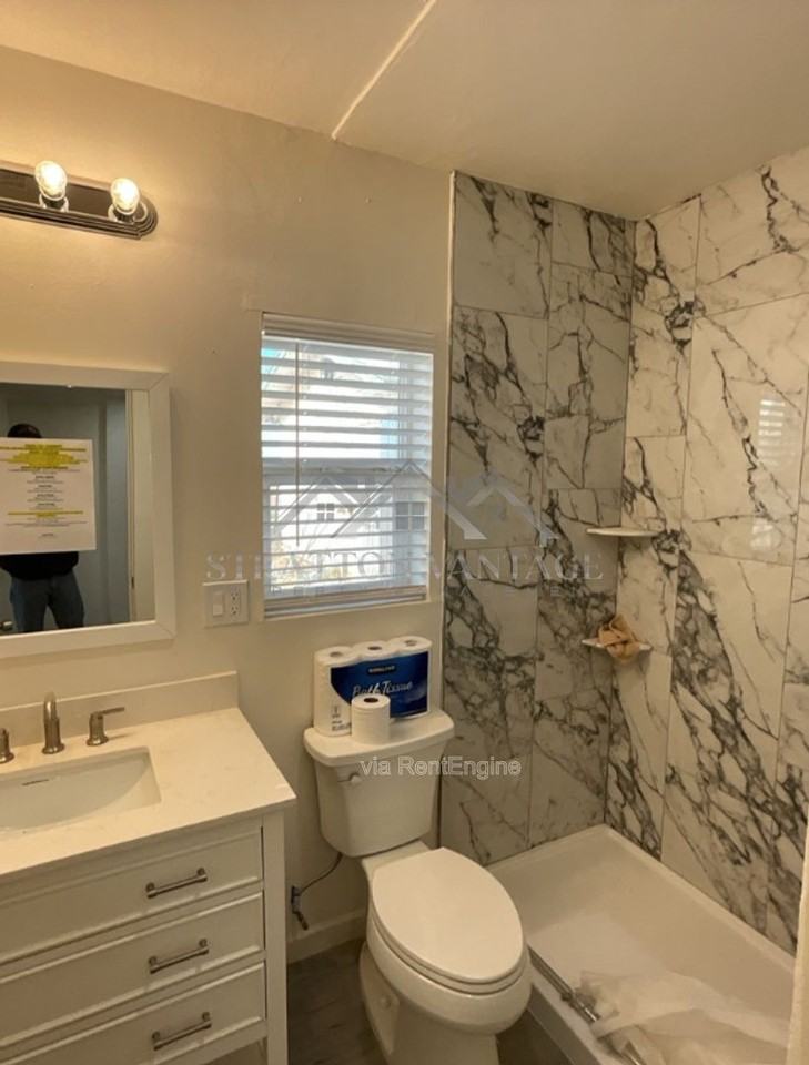 2556 S Noble St - Photo 3 of 9