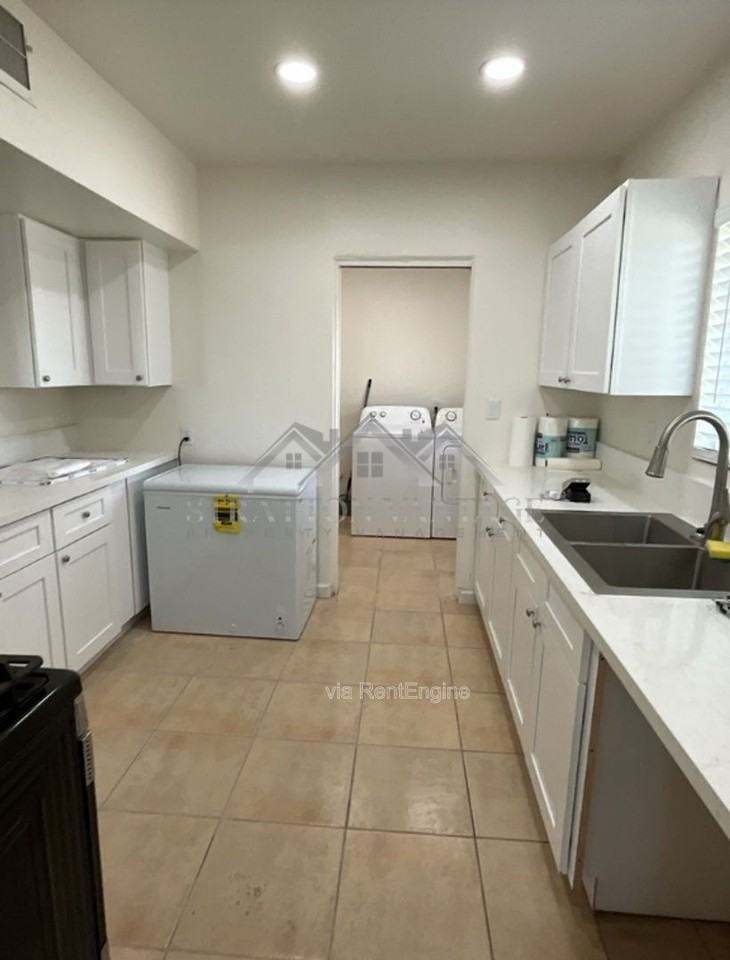 2556 S Noble St - Photo 7 of 9