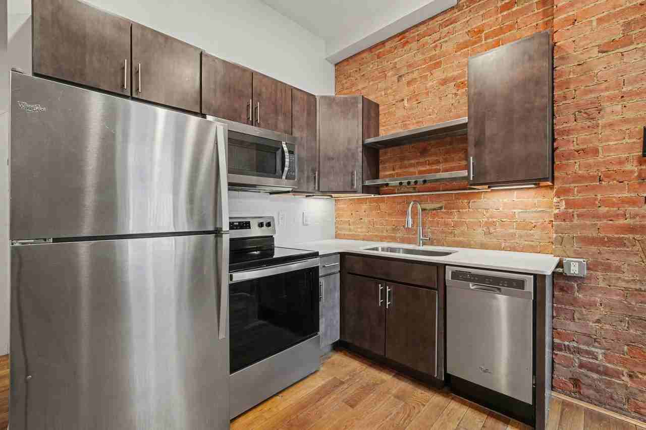26 E 14th St #103 - Photo 4 of 11