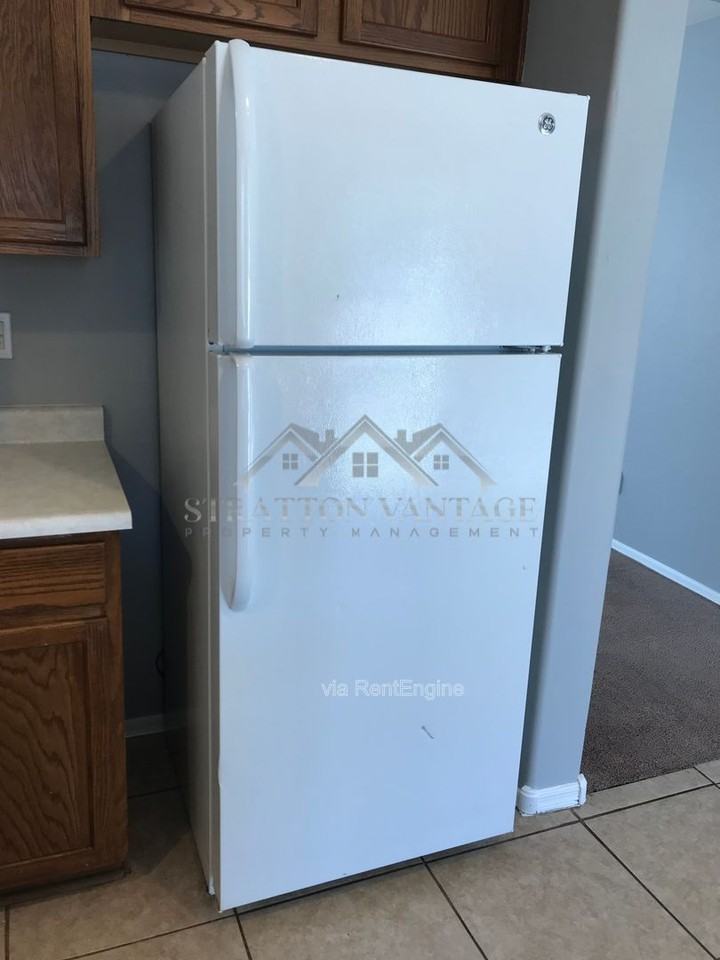 12525 W Rosewood Ln - Photo 3 of 18