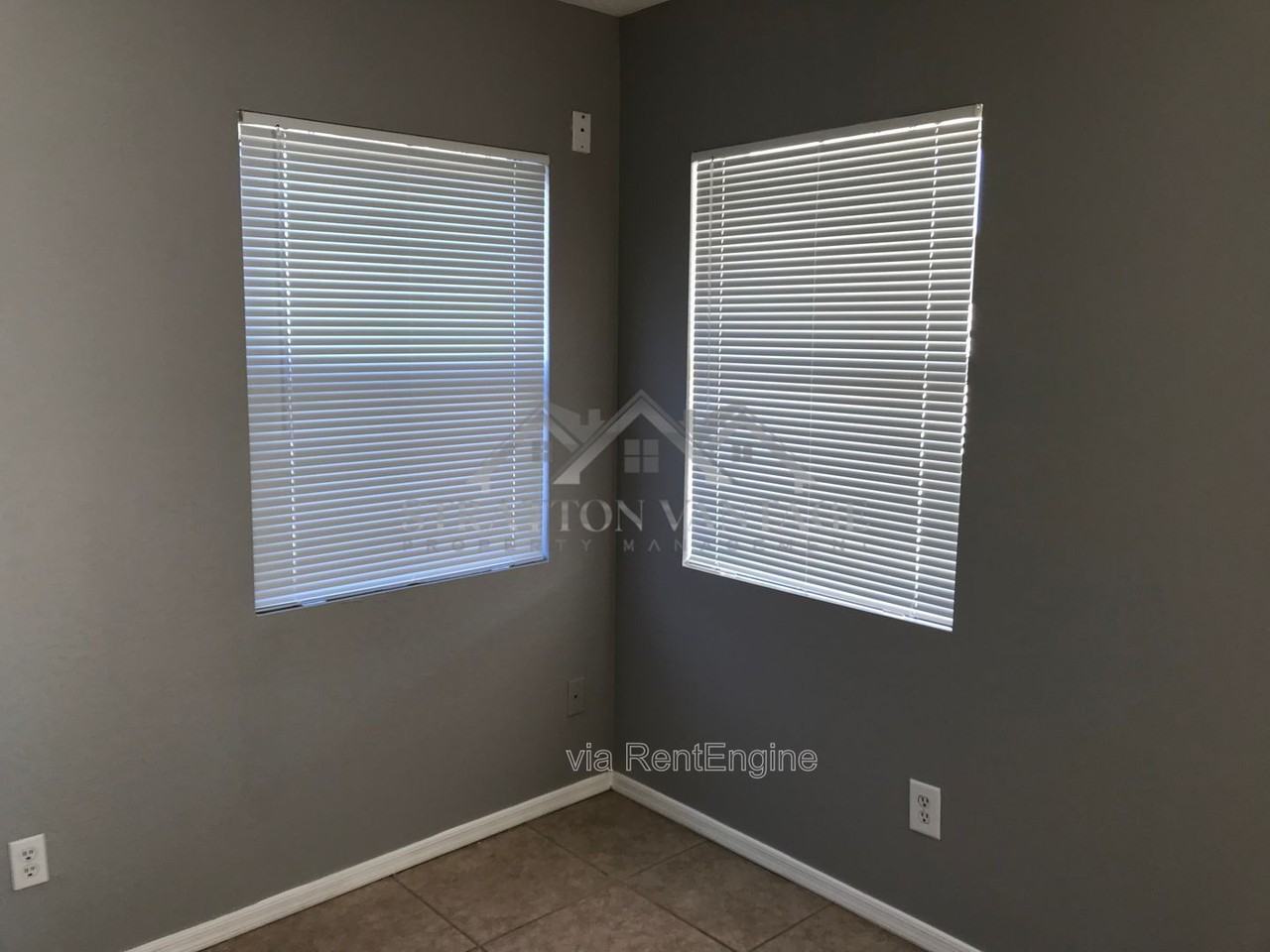 12525 W Rosewood Ln - Photo 5 of 18