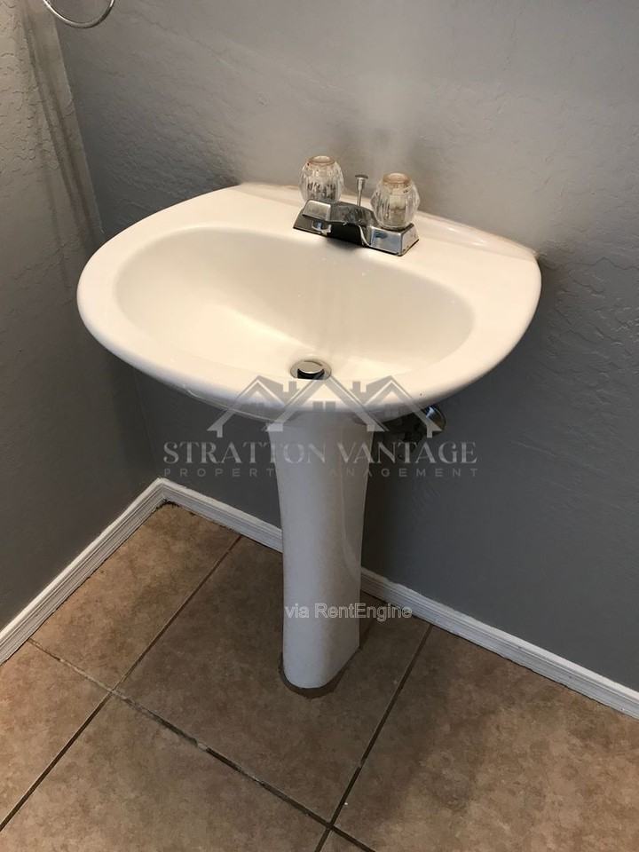 12525 W Rosewood Ln - Photo 7 of 18