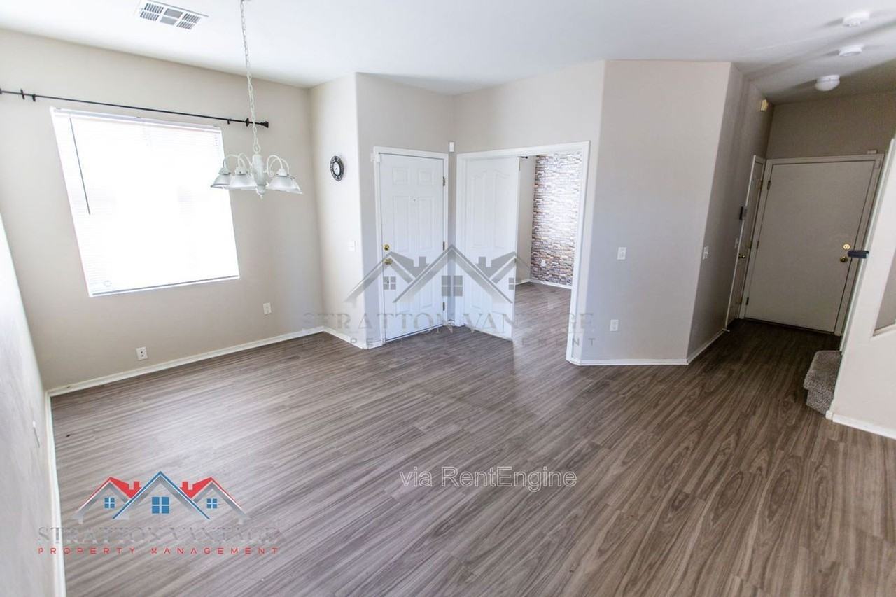 2185 N Mosley Dr - Photo 5 of 44