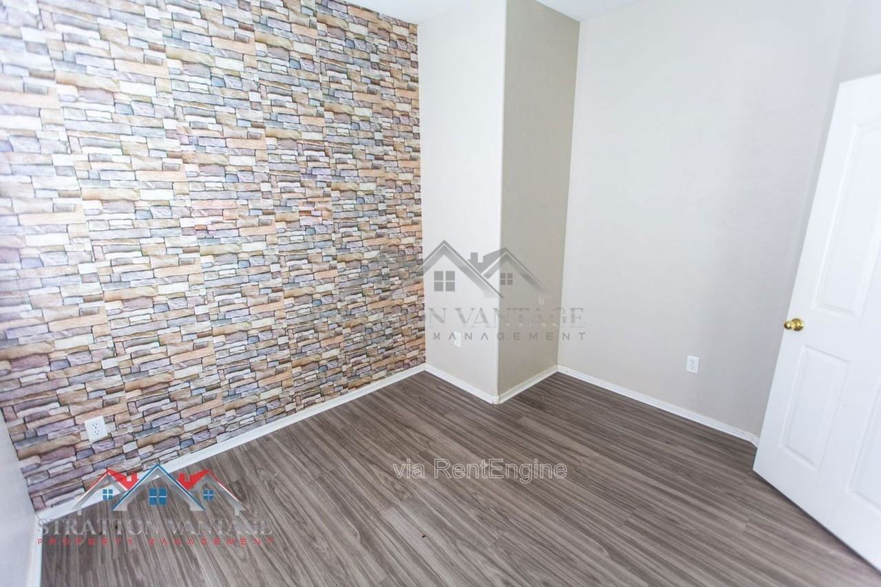 2185 N Mosley Dr - Photo 7 of 44