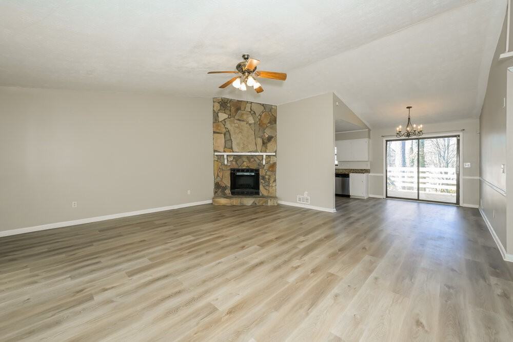 2193 Cruse Rd - Photo 4 of 16