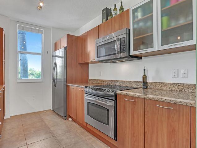 700 East Boynton Beach Boulevard #312 - Photo 5 of 9