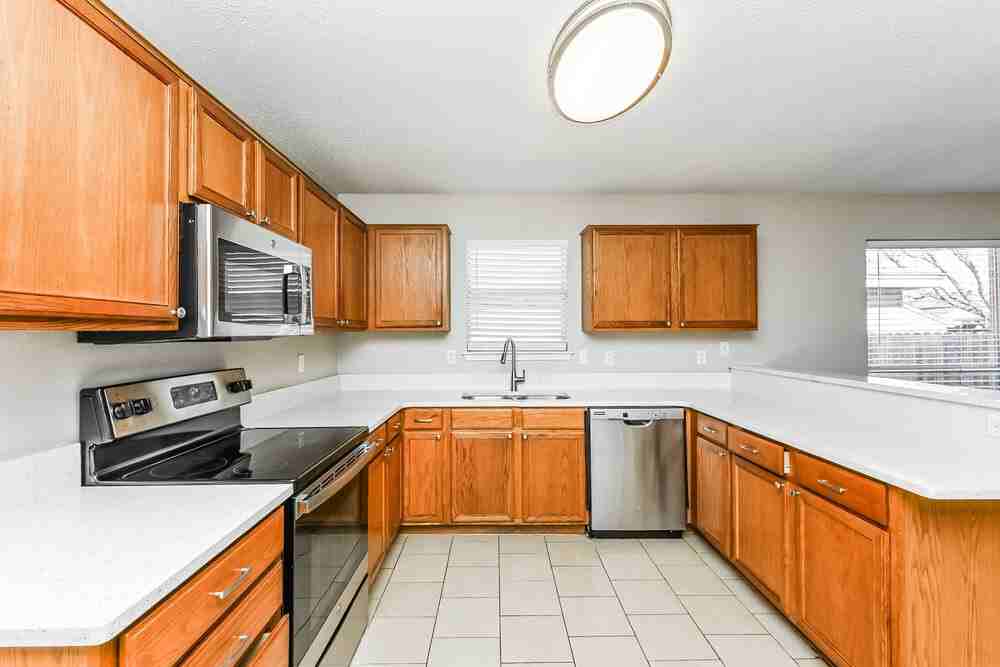 8128 Twin Oaks Trl - Photo 5 of 16