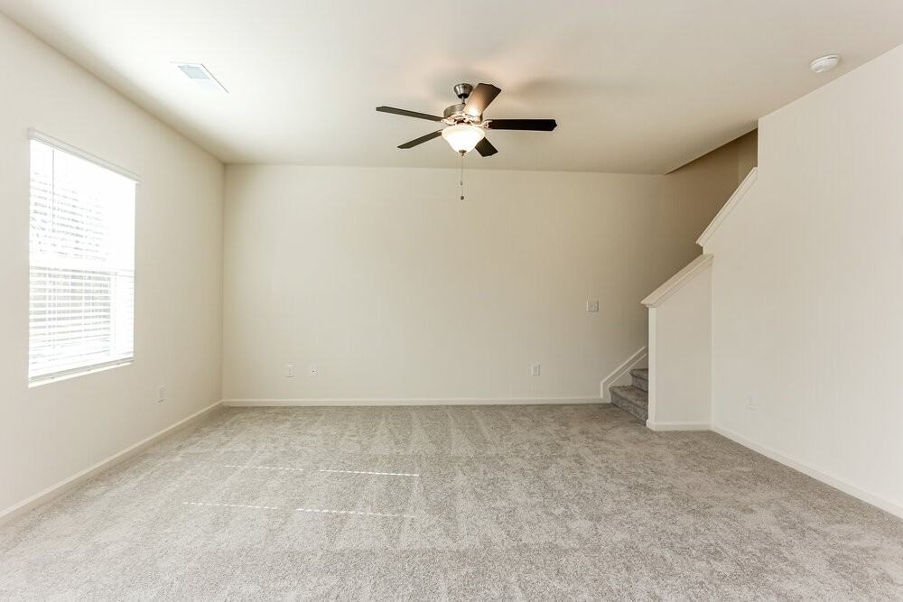 7610 Saffron Ave - Photo 4 of 17