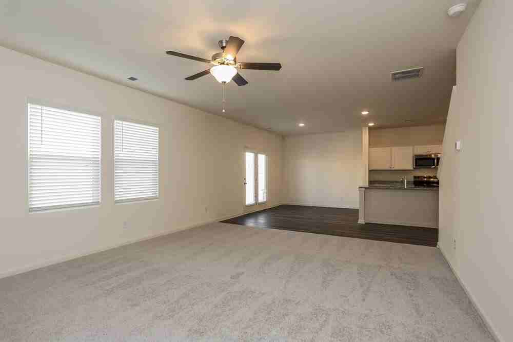 7631 Saffron Ave - Photo 5 of 17