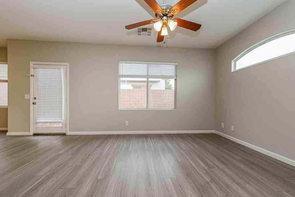 8920 Brentwood Grove Ct - Photo 4 of 17