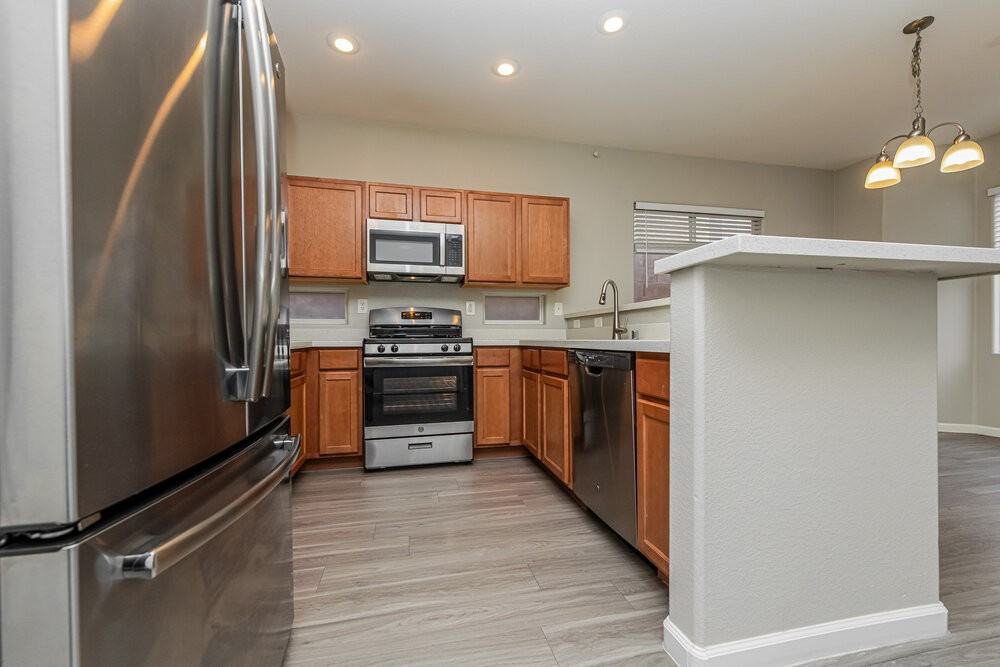 8920 Brentwood Grove Ct - Photo 7 of 17