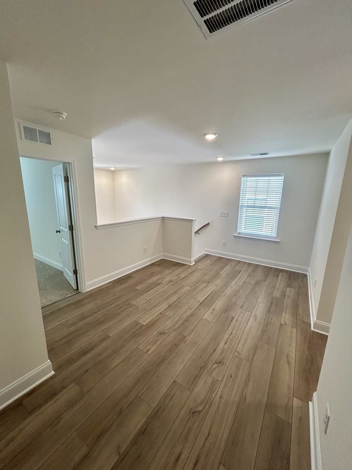 127 Victory Ln - Photo 3 of 24