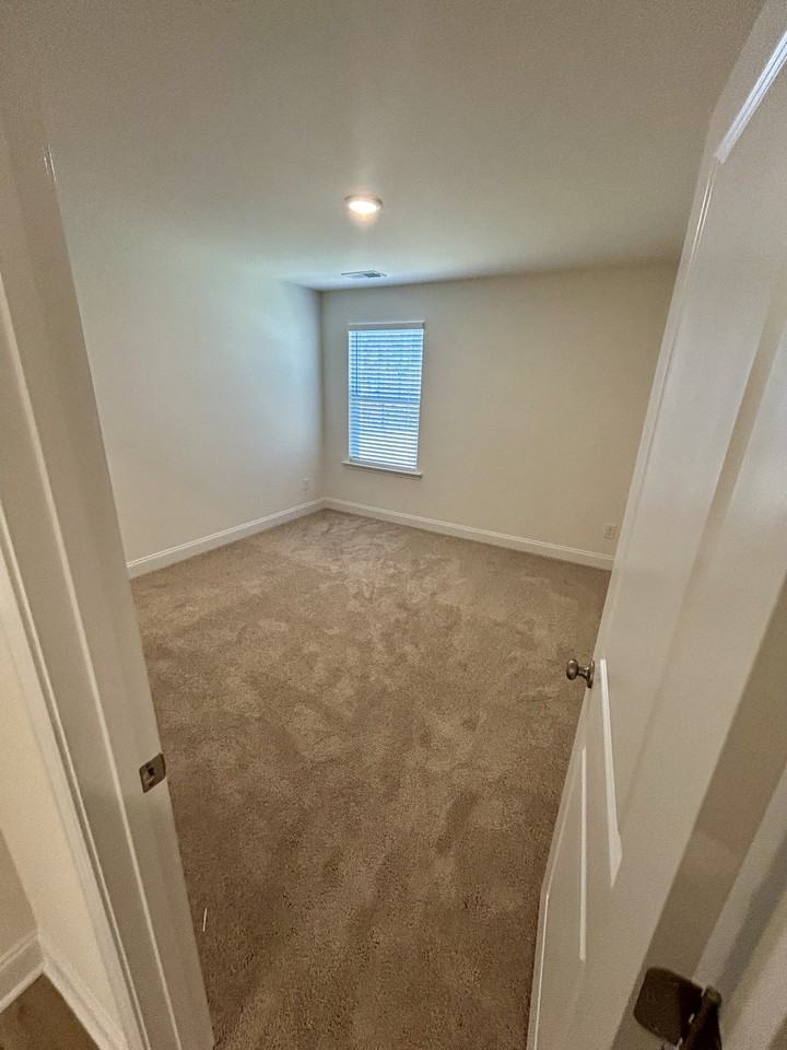 127 Victory Ln - Photo 2 of 24