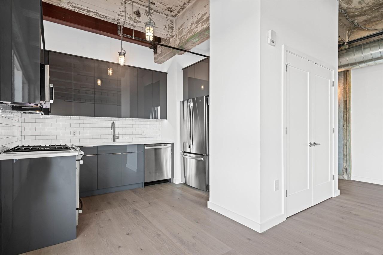 170 Monmouth St #PH - Photo 2 of 24