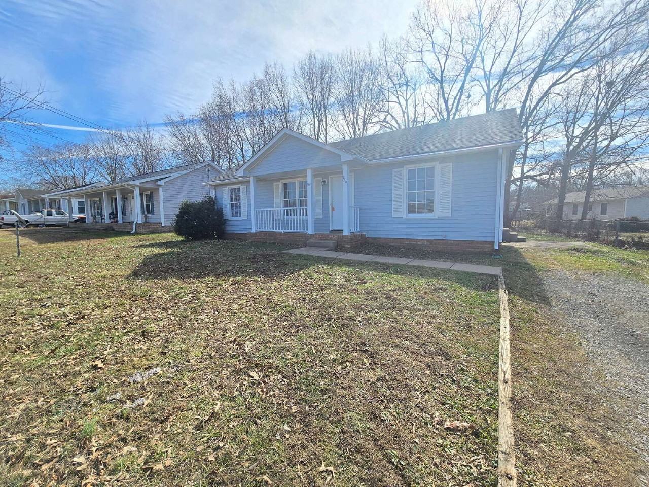 746 Shelton Cir - Photo 2 of 20