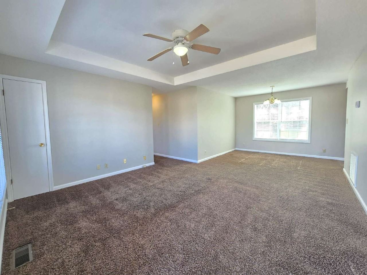 746 Shelton Cir - Photo 3 of 20