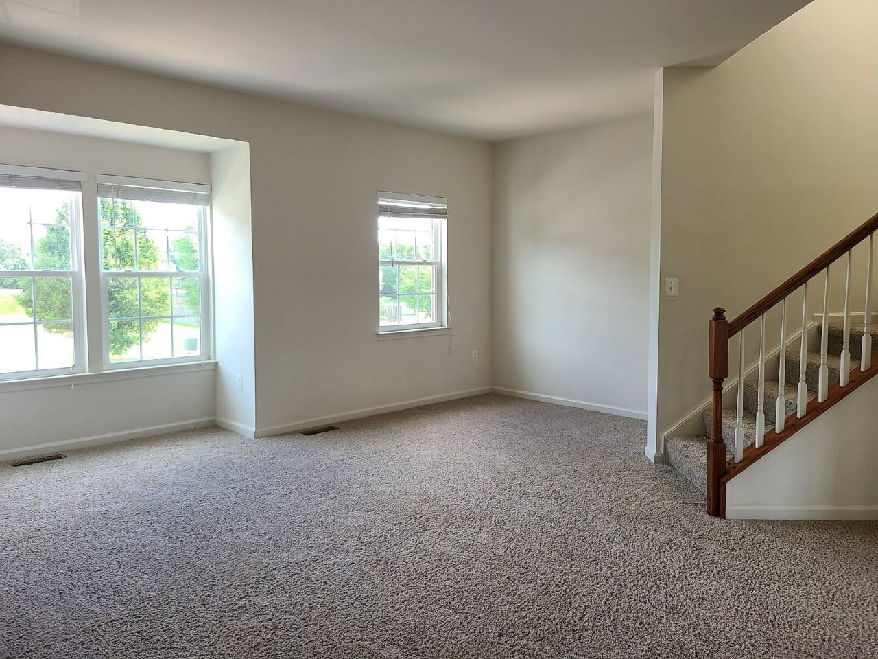 35 Allegheny Dr - Photo 3 of 24