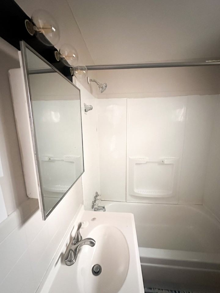 100 Wellington Ave - Photo 2 of 15