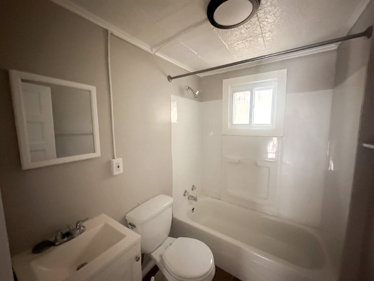 100 Wellington Ave - Photo 5 of 15