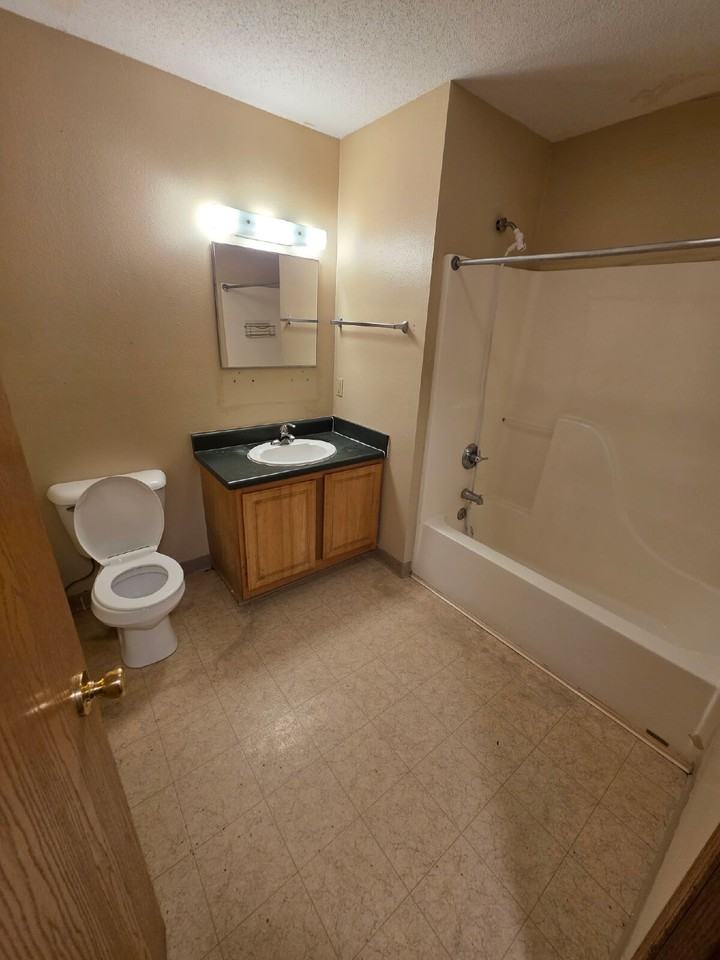 410 13th Ave Nw #27 - Photo 4 of 10