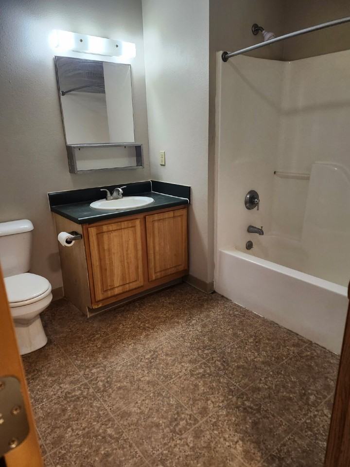 410 13th Ave Nw #35 - Photo 7 of 11