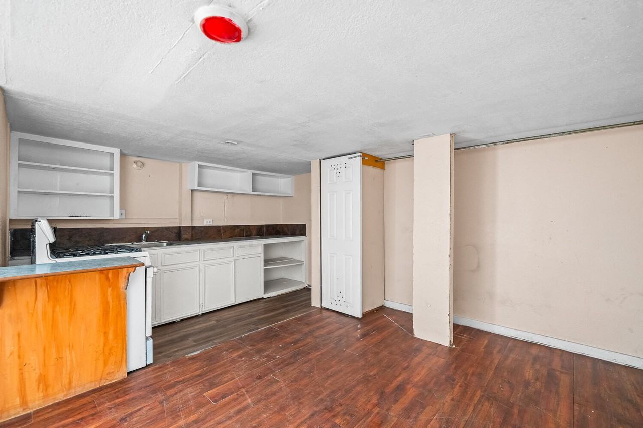 1608 29th St #C - Photo 4 of 8