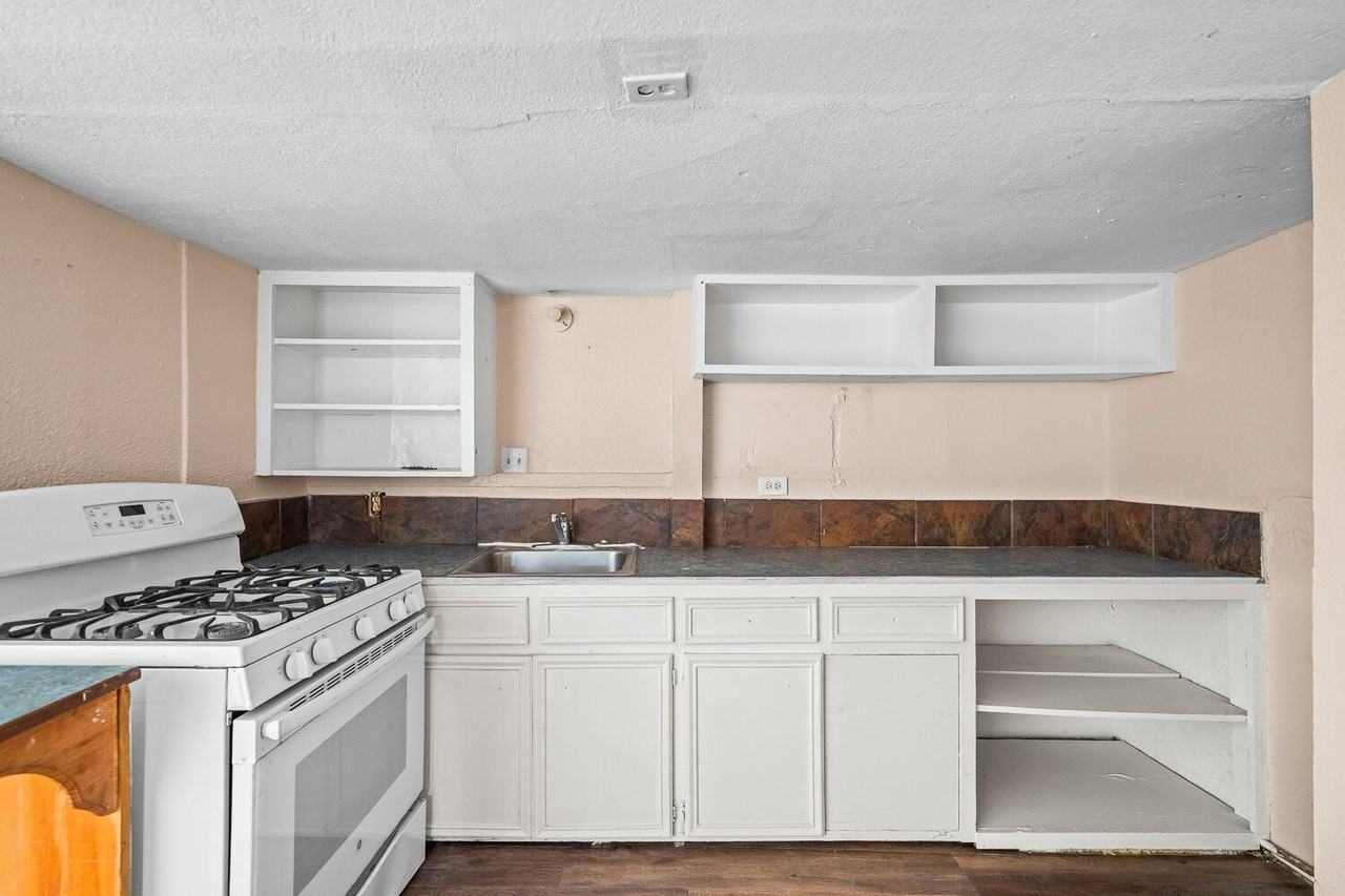 1608 29th St #C - Photo 5 of 8