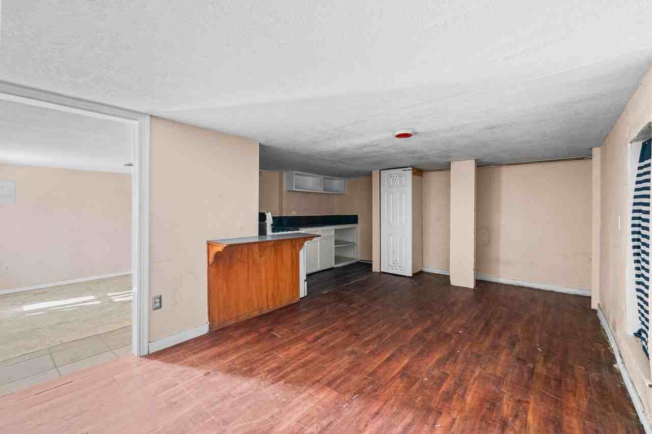 1608 29th St #C - Photo 6 of 8