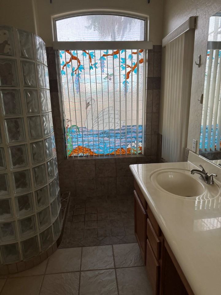 2711 N 137th Ave - Photo 6 of 7