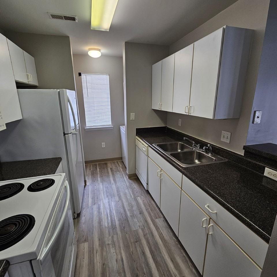 846 Brandon Ave - Photo 7 of 22