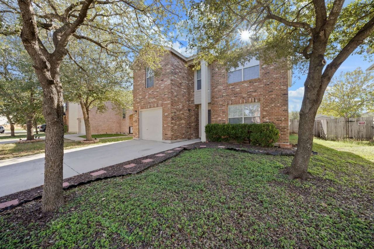 11126 Acuff Sta - Photo 3 of 37