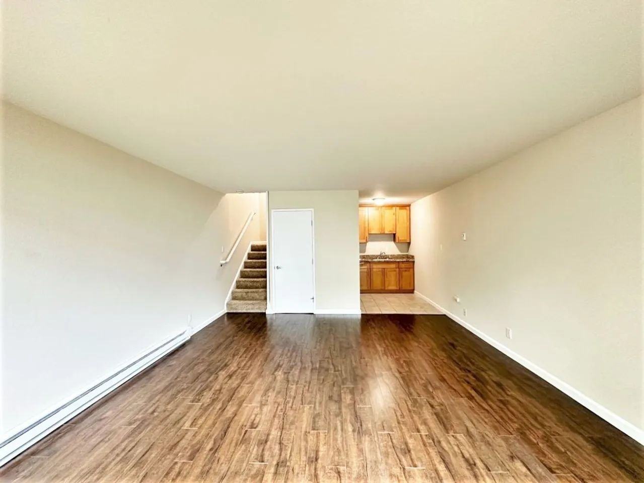 1587 Oxford St - Photo 7 of 7