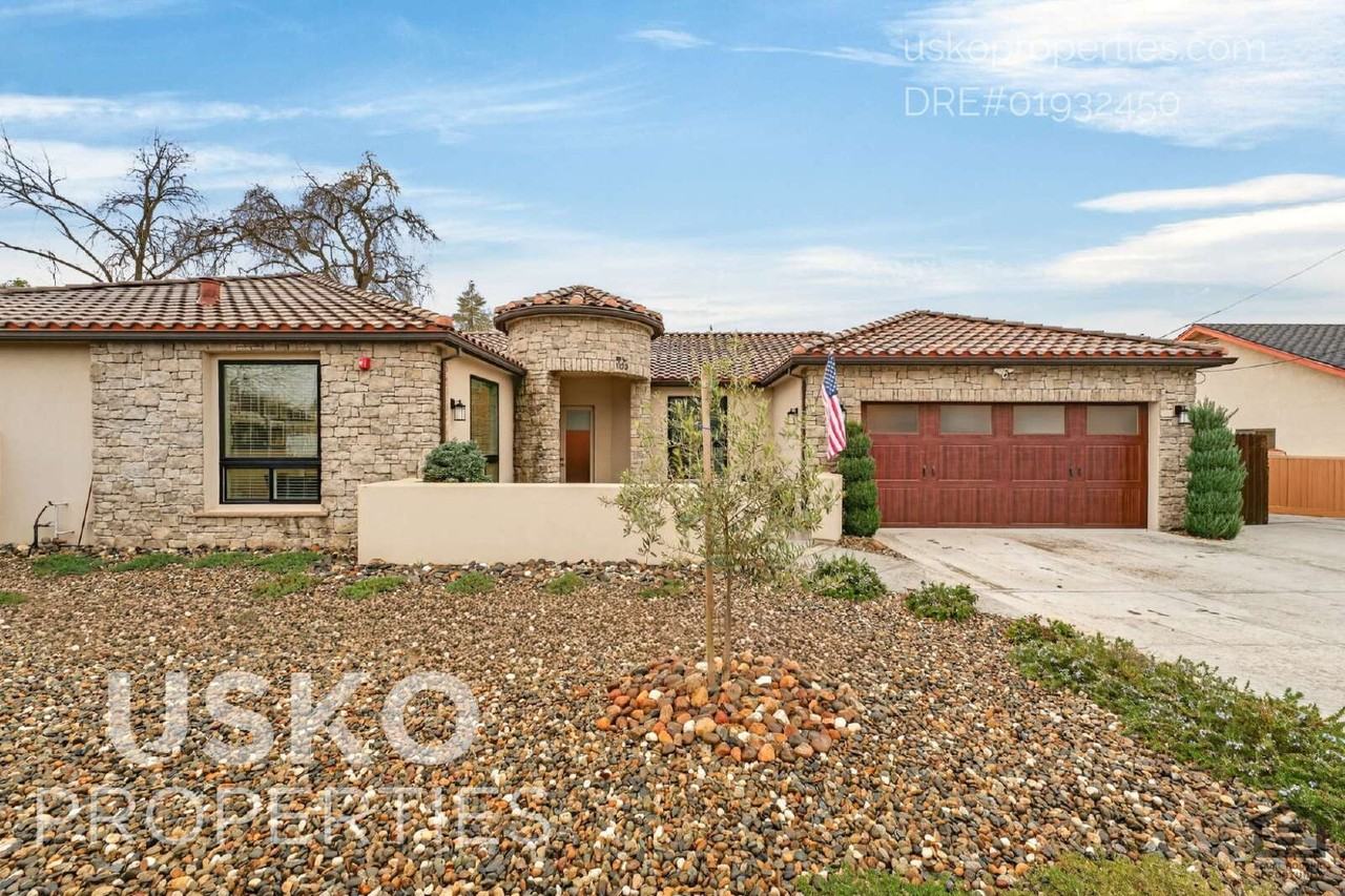 103 Lazy Oak Ln - Photo 3 of 43