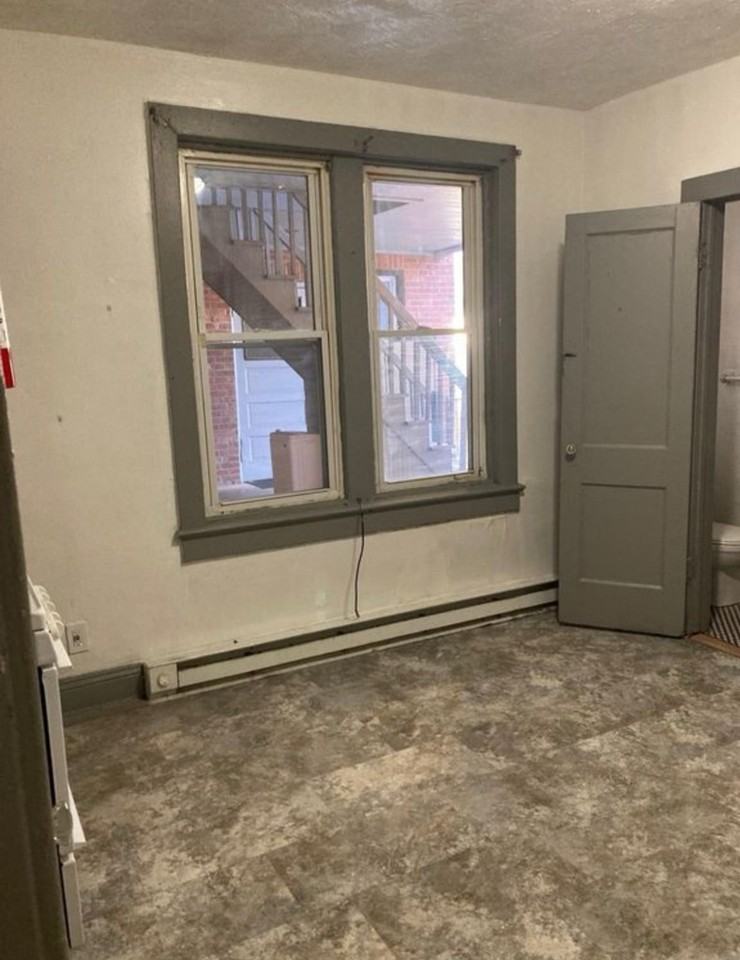 686 Rutherford Ave - Photo 5 of 7