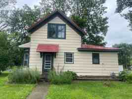 featured image of 250 Douglas Ave E