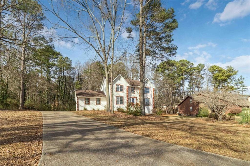 2119 Tudor Castle Way - Photo 2 of 35