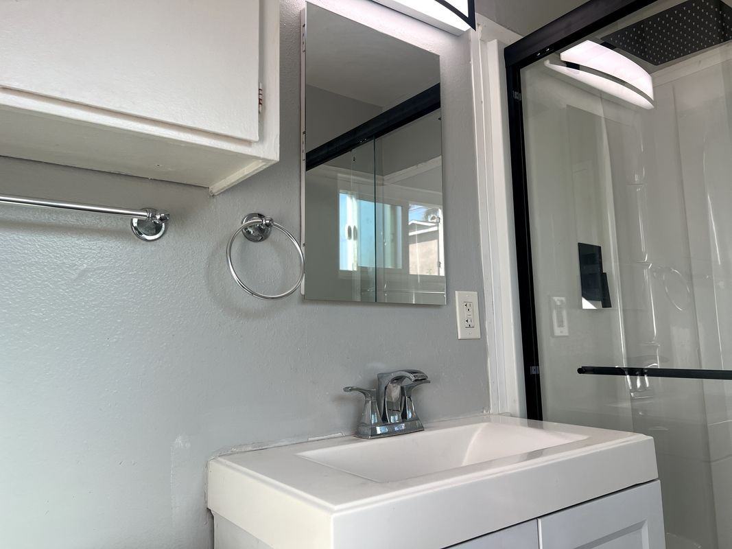 2000 Carnegie Ln ##F - Photo 6 of 13