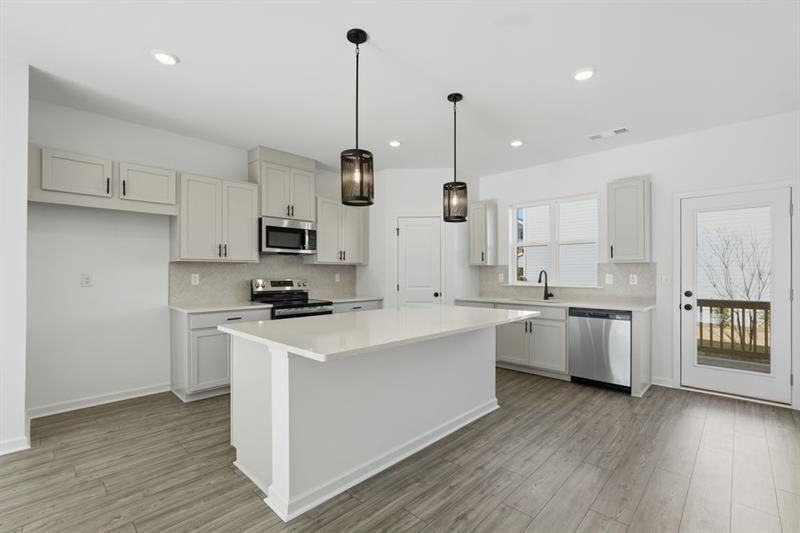 6137 Wayburn St - Photo 3 of 49