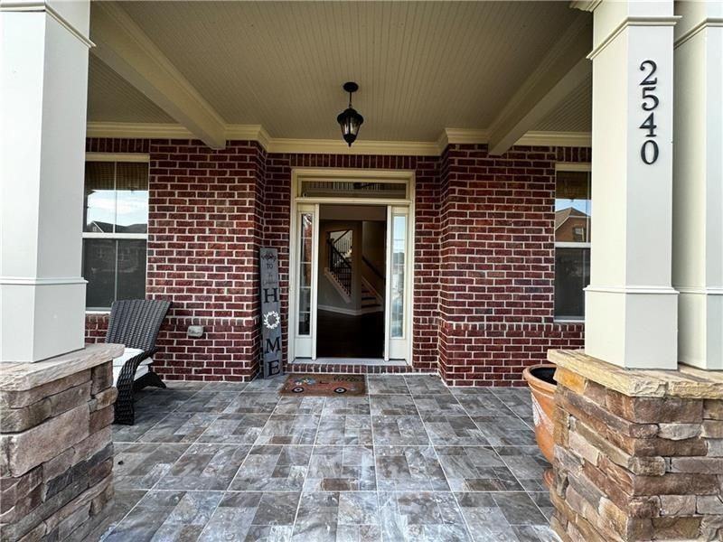 2540 Maple Ridge Ln - Photo 3 of 30