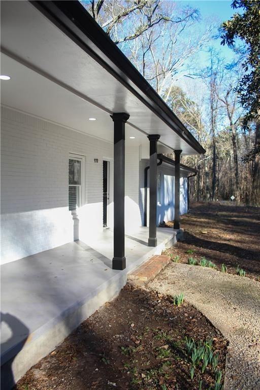 970 Bates Rd - Photo 2 of 15