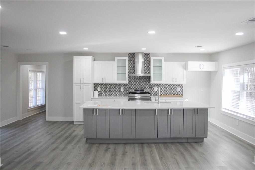 970 Bates Rd - Photo 3 of 15