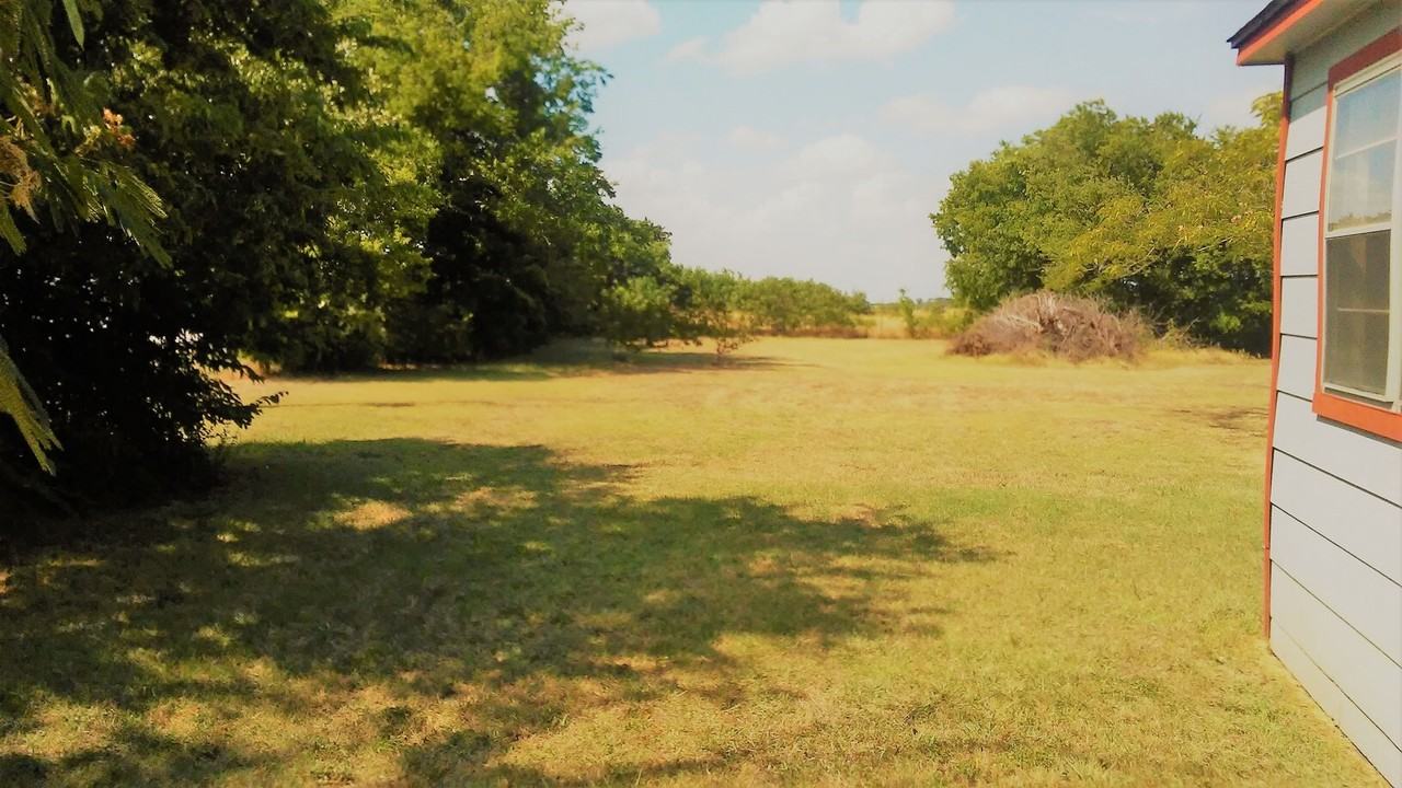 15585 S. Hwy(Blue House) - Photo 2 of 21