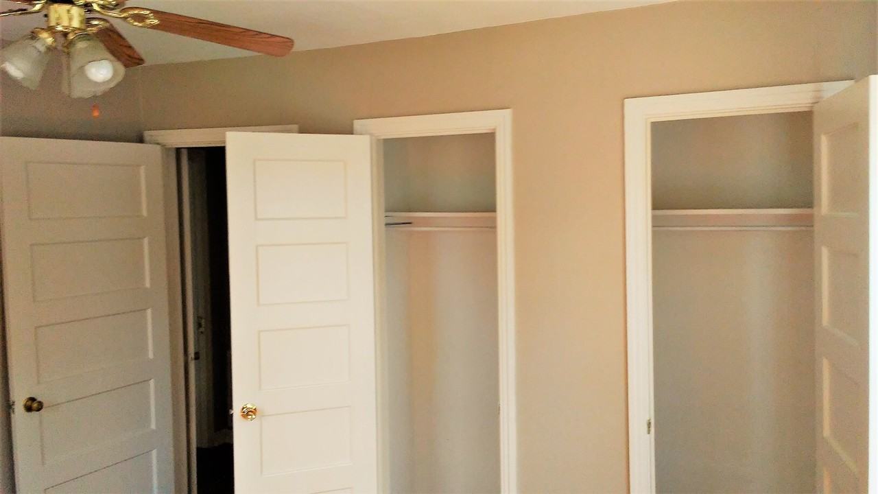 15585 S. Hwy(Blue House) - Photo 3 of 21