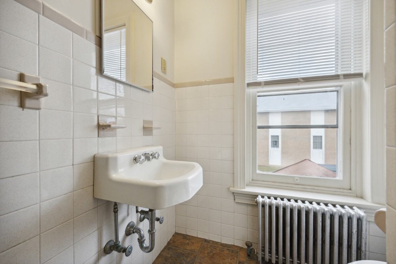 42 E 5th St #2 - Photo 3 of 25