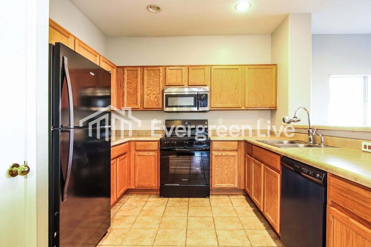 13808 W Country Gables Dr - Photo 5 of 15